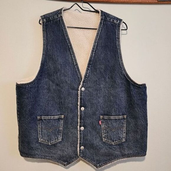 !!!NWT!!! Men’s Levi Reversible Denim and Sherpa Vest, XL - Picture 1 of 9